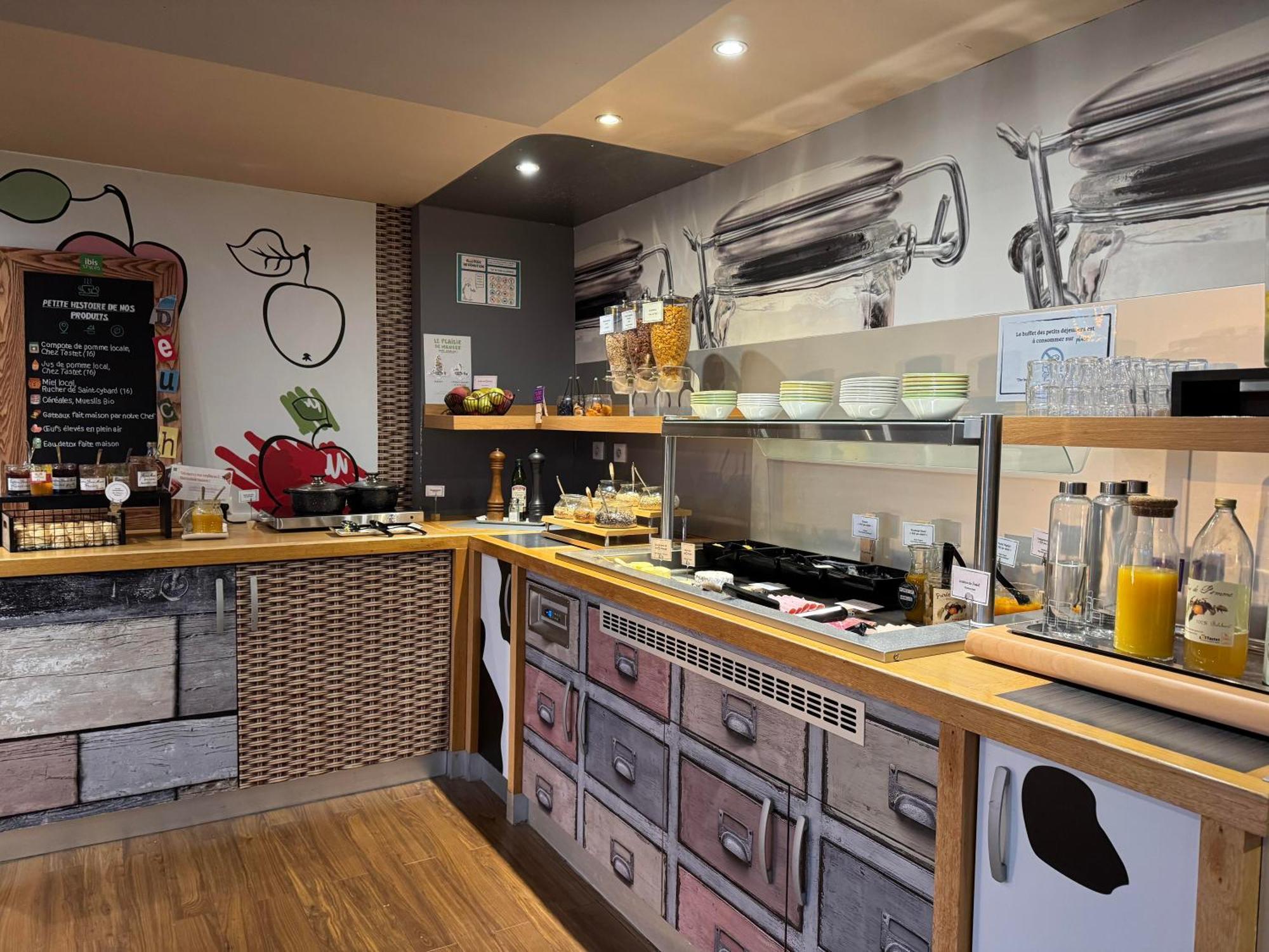 Ibis Styles Angouleme Nord - Hotel Restaurant シャンプニエ エクステリア 写真