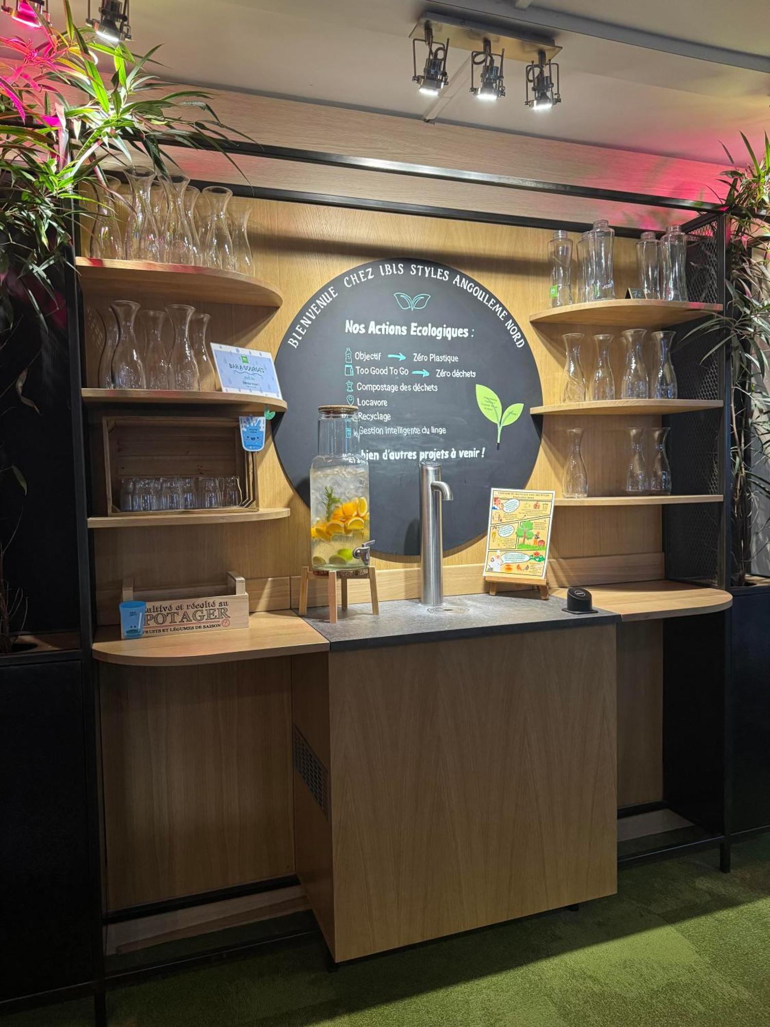 Ibis Styles Angouleme Nord - Hotel Restaurant シャンプニエ エクステリア 写真